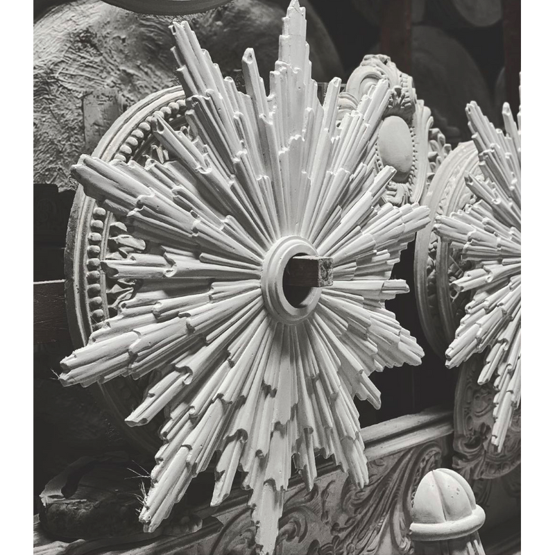 Plaster Medallion - 33" Diameter X 1 1/4" Relief - 3 1/4" Hole